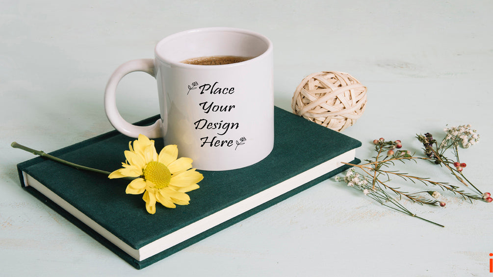 Travel mug with handle